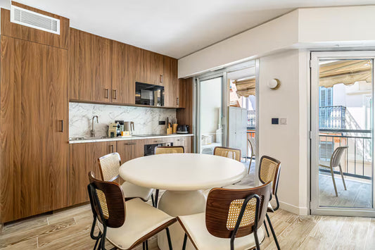 Transformer 50 m² en deux chambres à Cannes : un projet clé-en-main signé Maison Valensi